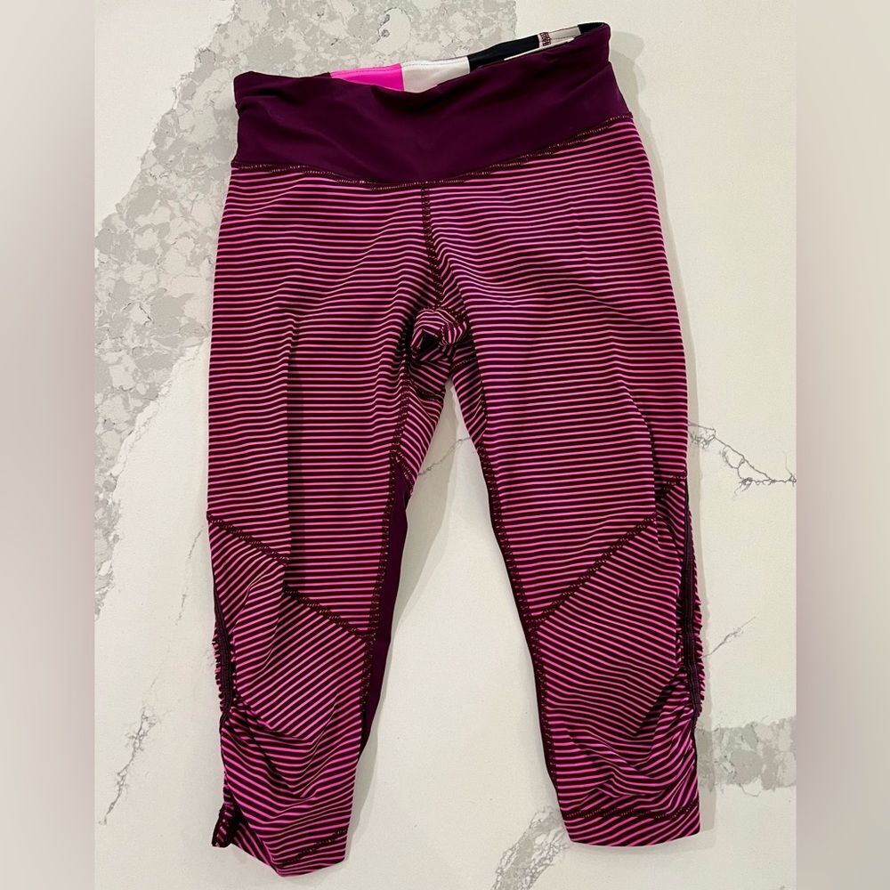Lululemon size 2 cropped leggings